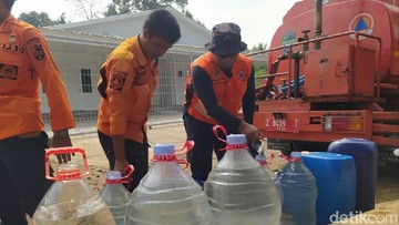 Atasi Dampak Kemarau, BPBD Ciamis Salurkan Bantuan Air Bersih ke Empat Kecamatan