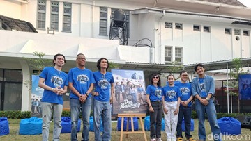 Kisah Cinta 'Mendalam' Pidi Baiq Hadir di Layar Lebar: Film 