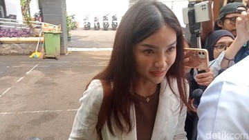 Sarwendah di Komnas Perempuan. Foto: Ahsan/detikHOT