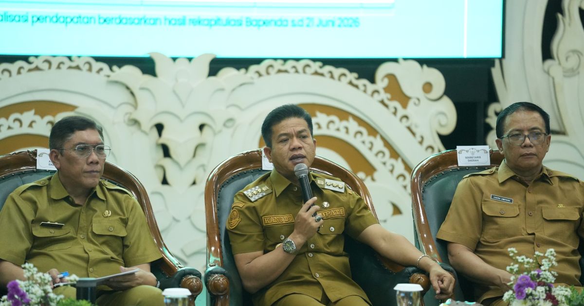 Bupati Bandung, Dadang Supriatna saat rapat bulanan Pemda Bandung. (Foto dok Diskominfo).
