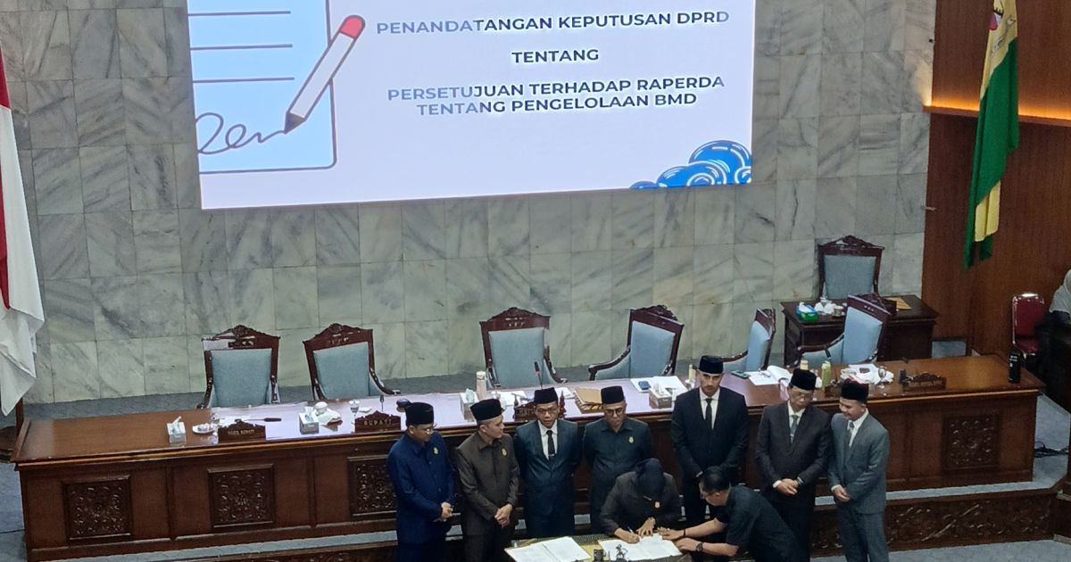 Rapat Paripurna DPRD Kabupaten Bandung tentang  tiga Raperda, Jumat 19 Juni 2026. (Foto Sopandi).
