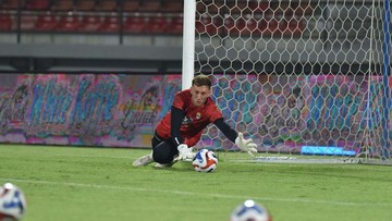 Adam Przybek (Foto: Dokumen Persib.co.id).