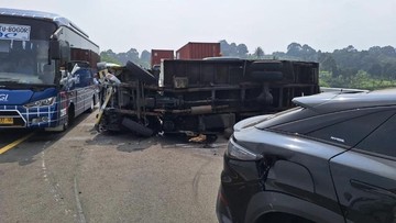 Kecelakaan di Tol Bocimi (Foto: Istimewa).