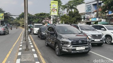 Suasana arus lalu lintas di kawasan Jalan Pasteur Bandung (Foto: Rifat Alhamidi/detikJabar).