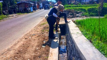 Pembangunan drainase di Kabupaten Sukabumi (Foto: Istimewa).