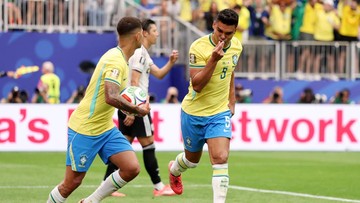 Selebrasi Casemiro usia mencetak gol penyeimbang di babak kedua saat melawan Timnas Jepang (Foto: Getty Images/Lars Baron)