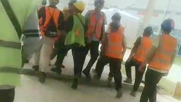 Tenaga kerja asing di salah satu proyek di Karawang (Foto: Istimewa)