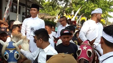 Bupati Purwakarta Saepul Bahri Binzein (kopiah hitam). (Foto: Istimewa)