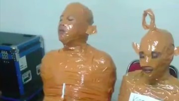 Video pria dilakban dengan narasi kepergok mencuri. (Foto: dok Pribadi/Syahroni)