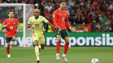 Lamine Yamal dan Cristiano Ronaldo (Foto: REUTERS/Michaela Stache)