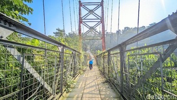 Jembatan Sukamenak penghubung Ciamis-Tasikmalaya seharga Rp 5 miliar yang kembali dibuka (Foto: Dadang Hermansyah/detikJabar)