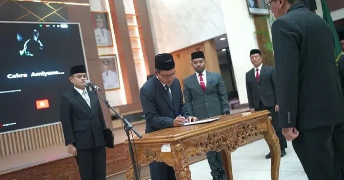 Bupati Bandung Melantik Pejabat Eselon II, Jumat 03 Juli 2026