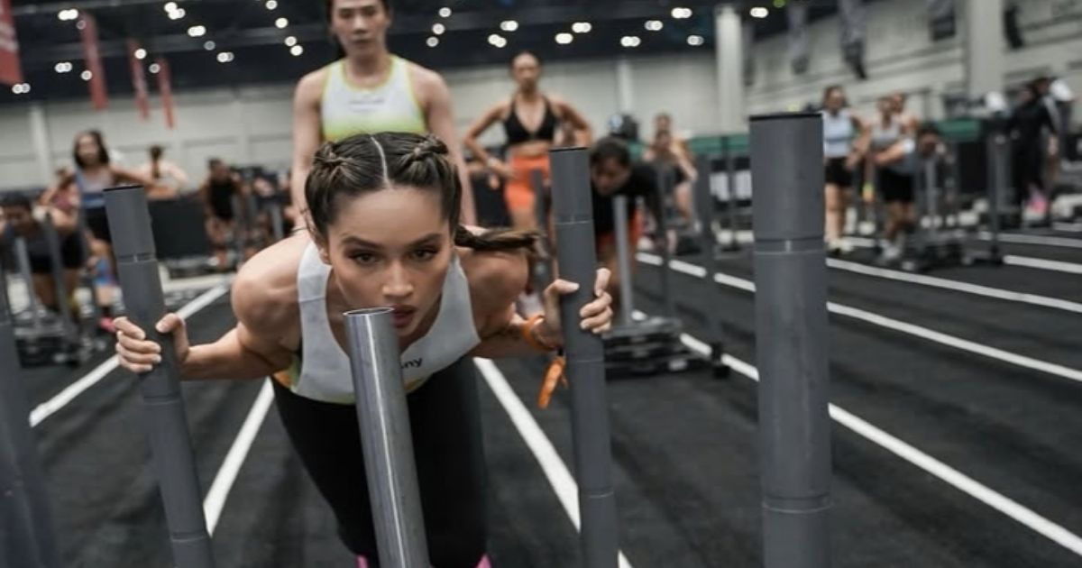 Mengenal sosok pencetus olahraga HYROX yang kini tengah viral di masyarakat. [Foto: Instagram/@claurakiehls]