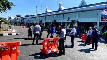 Rekayasa lalu lintas di sekitar Bandara Husein Sastranegara, Kota Bandung, Selasa (7/7/2026) (Foto: Wisma Putra/detikJabar)