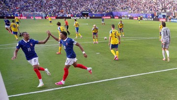 Kylian Mbappe dan Michael Olise (Foto: REUTERS/OMAR AZIZ)