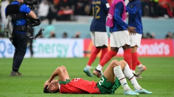 Prancis vs Maroko saat semifinal Piala Dunia 2022 di Qatar. Foto: AFP via Getty Images/FRANCK FIFE