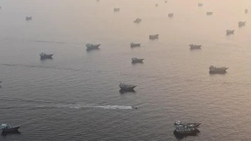 Kapal-kapal tengah melaju di Selat Hormuz (Foto: dok. Reuters)