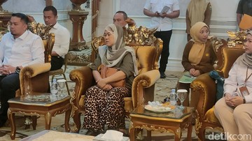 Ai Juariah saat berada di Aula Garuda Pendopo Cianjur (Foto: Ikbal Selamet/detikJabar)