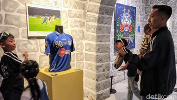 Cara Unik Nopi Maulana Kenalkan Sejarah Persib Bandung ke Anak Sejak Dini