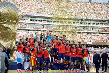 Timnas Spanyol merayakan juara Piala Dunia 2026. (Foto: REUTERS/Evan Vucci)