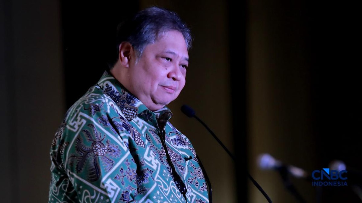Foto: Menteri Koordinator bidang Perekonomian, Airlangga Hartarto memberi sambutan dalam acara Festival Kemudahan dan Pelindungan Usaha Mikro di Gedung Smesco, Jakarta, Senin, (29/6/2026). (CNBC Indonesia/Muhammad Sabki)