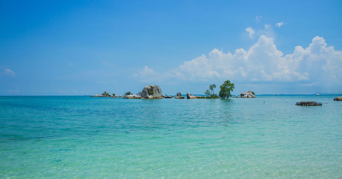 Pesona Wisata Pesisir: Alasan Mengapa Pantai Selalu Sukses Menjadi Destinasi Liburan Terfavorit