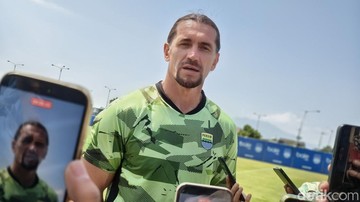 Asisten pelatih Persib Bandung, Zlatko Runje. (Foto: Bima Bagaskara/detikJabar)