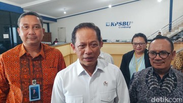 Wamenko Bidang Pangan, Hanif Faisol Nurofiq kunjungi KPSBU Lembang (Foto: Whisnu Pradana/detikJabar)