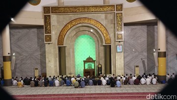 Masjid Agung BAndung. Foto: Rifat Alhamidi/detikJabar