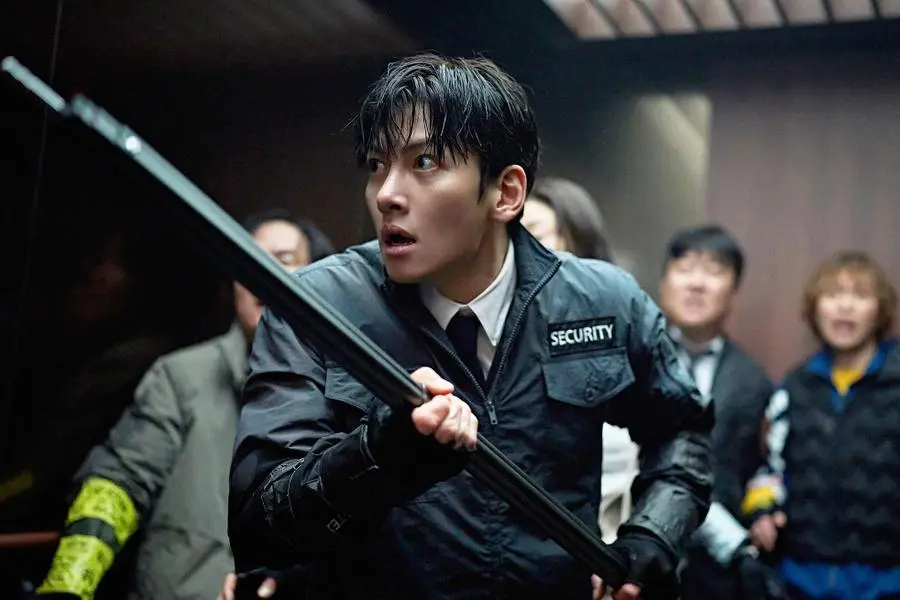 Gokil! Baru 10 Hari Tayang, Film Zombie 'Colony' Tembus 3 Juta Penonton dan Pecahkan Rekor