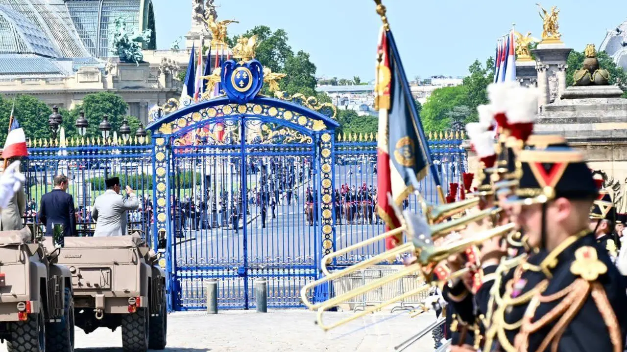 Kunjungan Kenegaraan ke Prancis: Presiden Prabowo Disambut Militer Penuh di Les Invalides