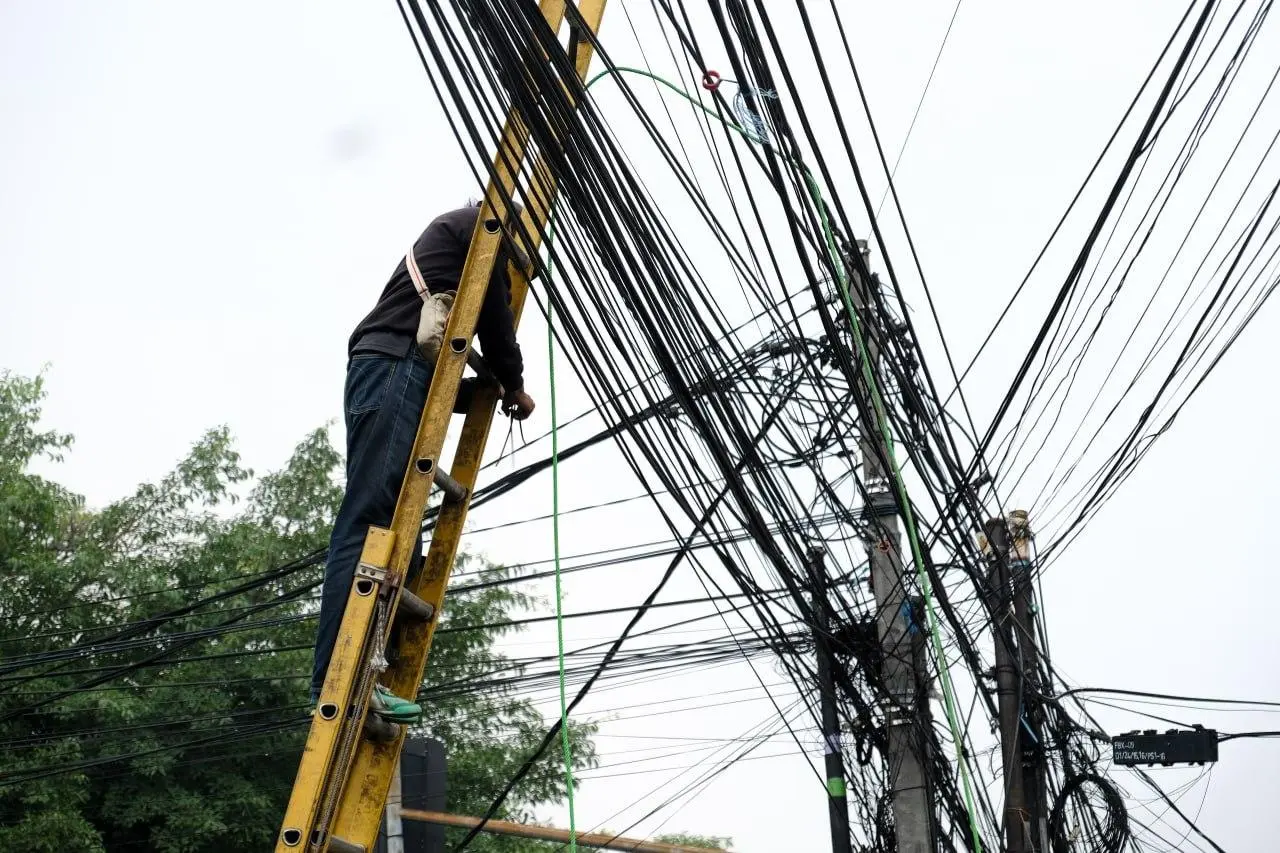 Atasi Kabel Semrawut, Pemkot Bandung Mulai Potong Kabel Udara pada 2 Juni 2026