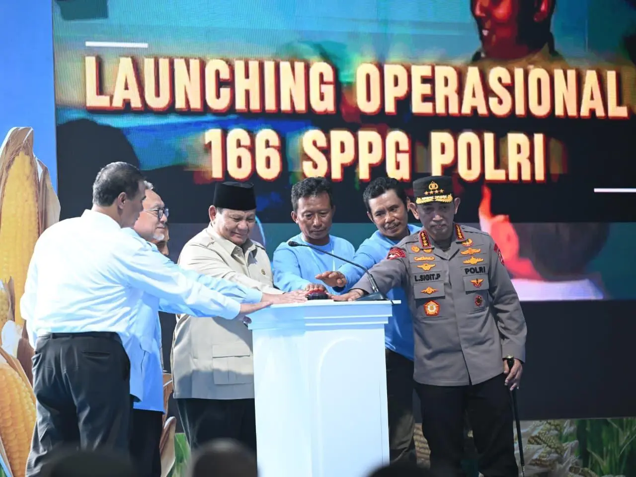 Presiden Prabowo Resmikan 10 Gudang Pangan dan 166 Satuan Gizi Polri di Tuban