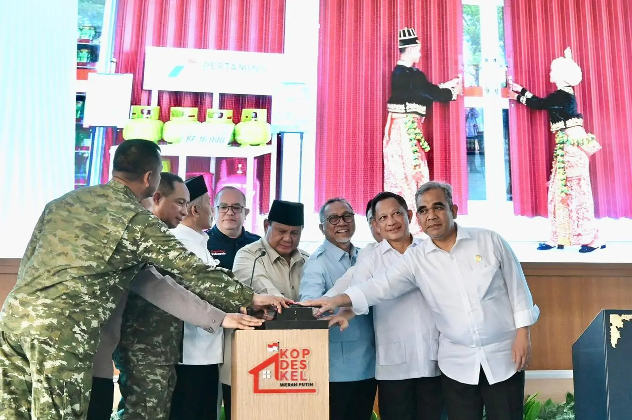Presiden Prabowo Resmikan 1.061 Koperasi Desa Merah Putih di Jatim dan Jateng