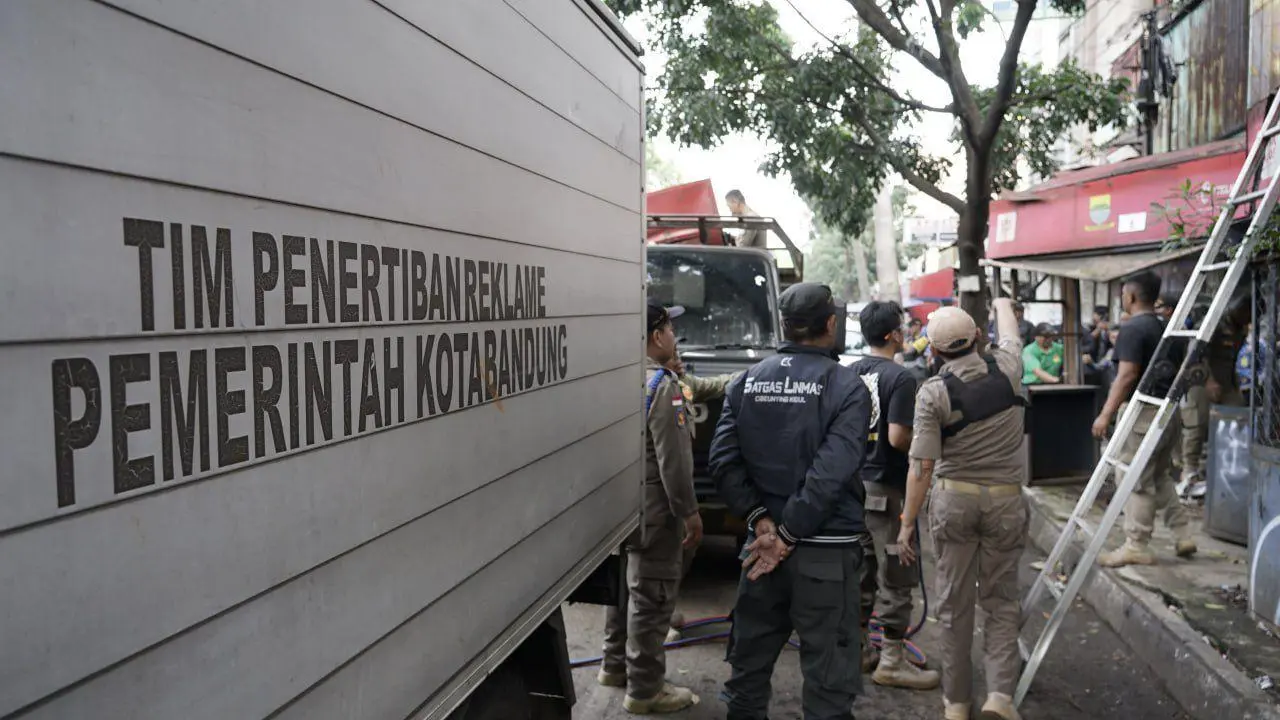 Penertiban PKL Bandung: Wali Kota Farhan Fokus pada Pendekatan Persuasif dan Edukasi