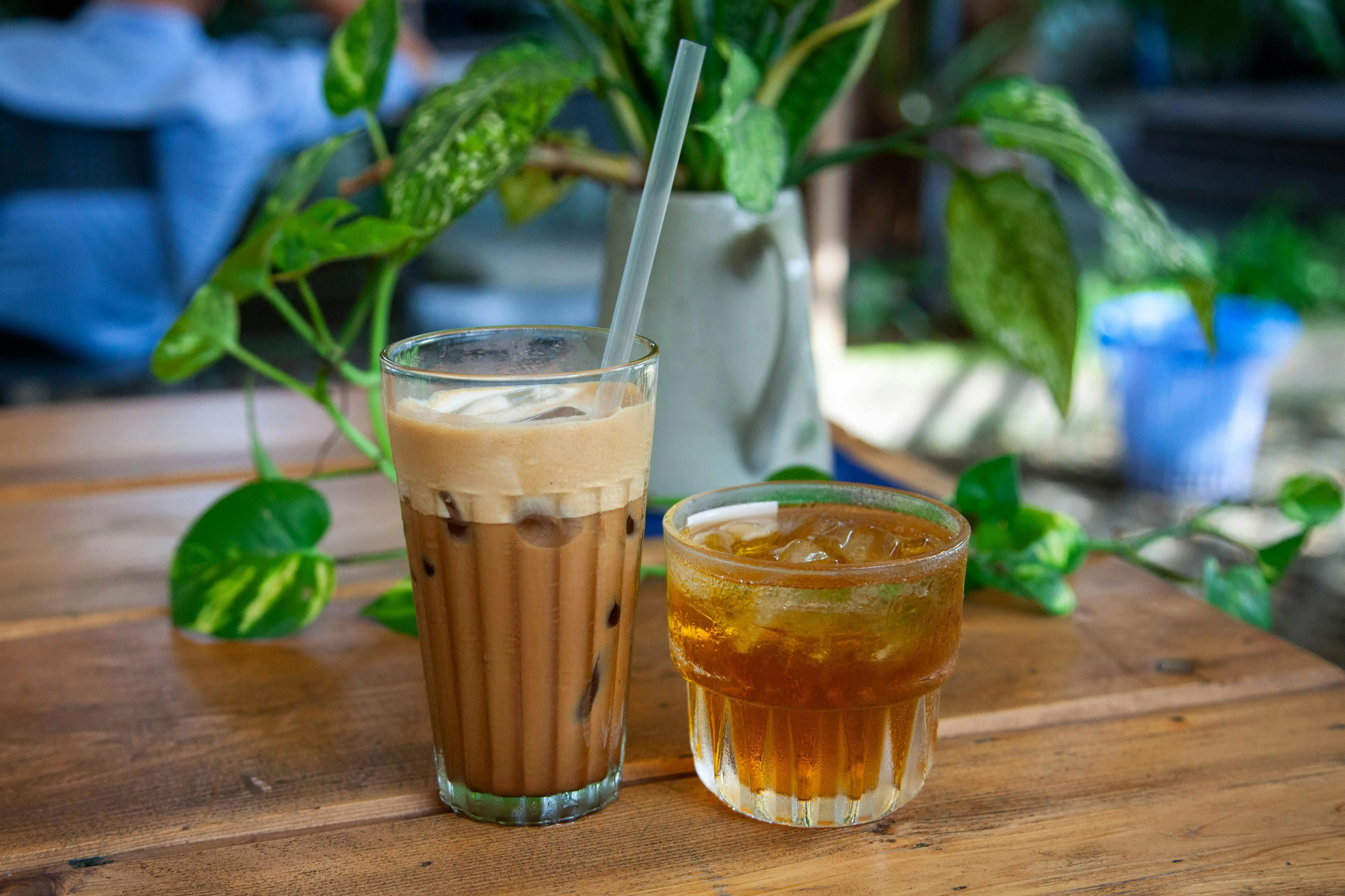 Teh Dingin vs Kopi Dingin: Mana yang Lebih Sehat untuk Tubuh?