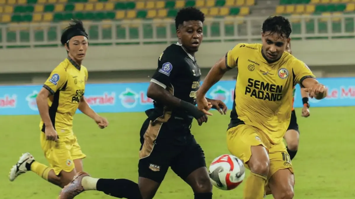 Pekan ke-32 Super League: Duel Hidup Mati Semen Padang vs Persik Kediri dan Misi PSBS Biak Bendung Dewa United