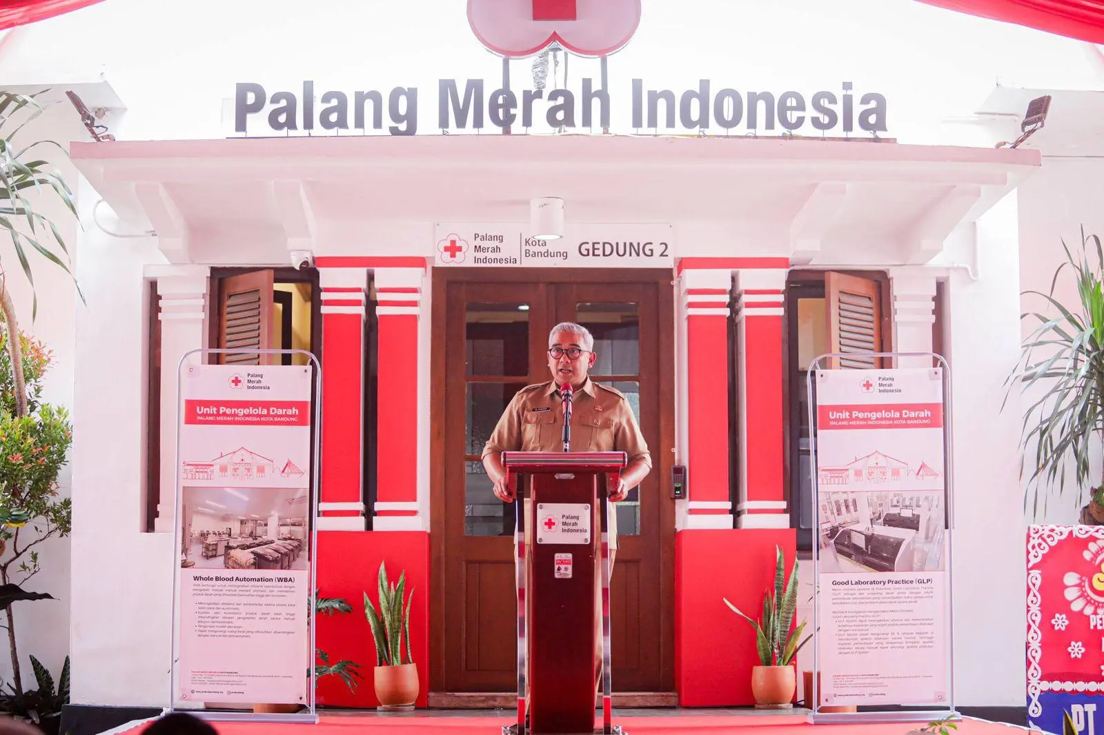 Pertama di Indonesia! Wali Kota Bandung Resmikan Teknologi Otomatisasi Donor Darah di PMI