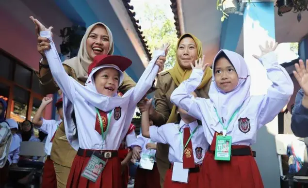 Rapel 4 Bulan! Pemkot Bandung Cairkan HMP Guru Honorer