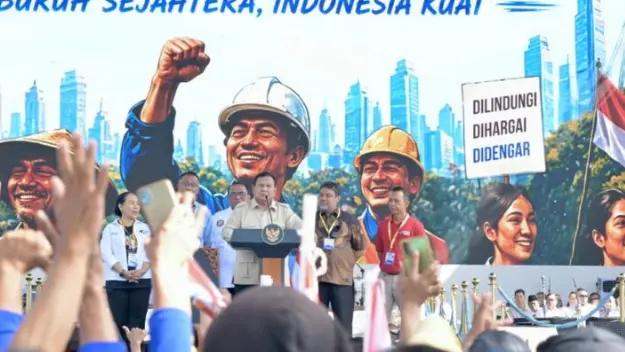 Peringatan Hari Buruh di Monas: Prabowo Pastikan Pendapatan Ojol Naik Jadi 92 Persen