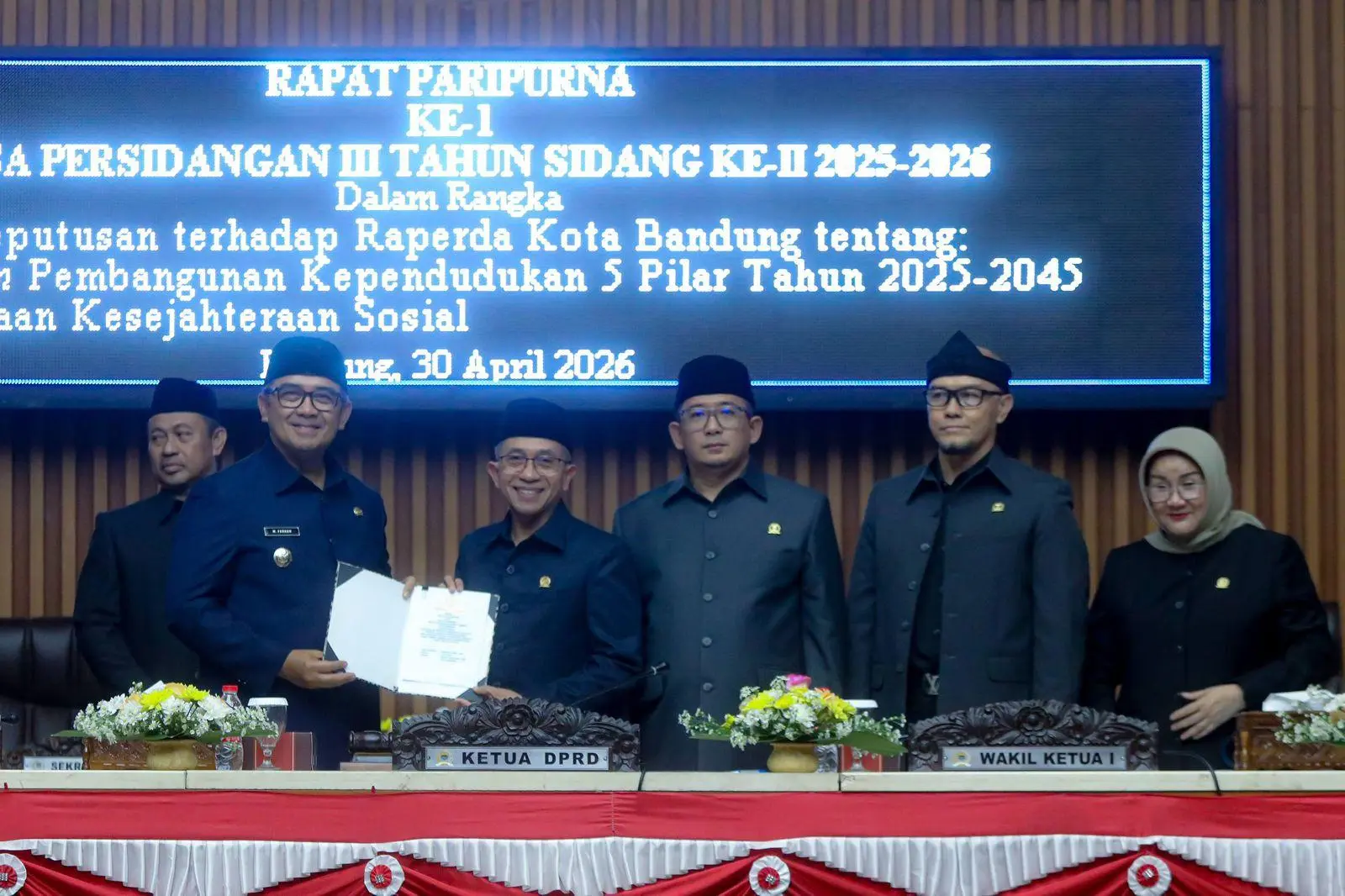 DPRD Bandung Ketok Palu Dua Kebijakan Besar untuk Kesejahteraan Masyarakat