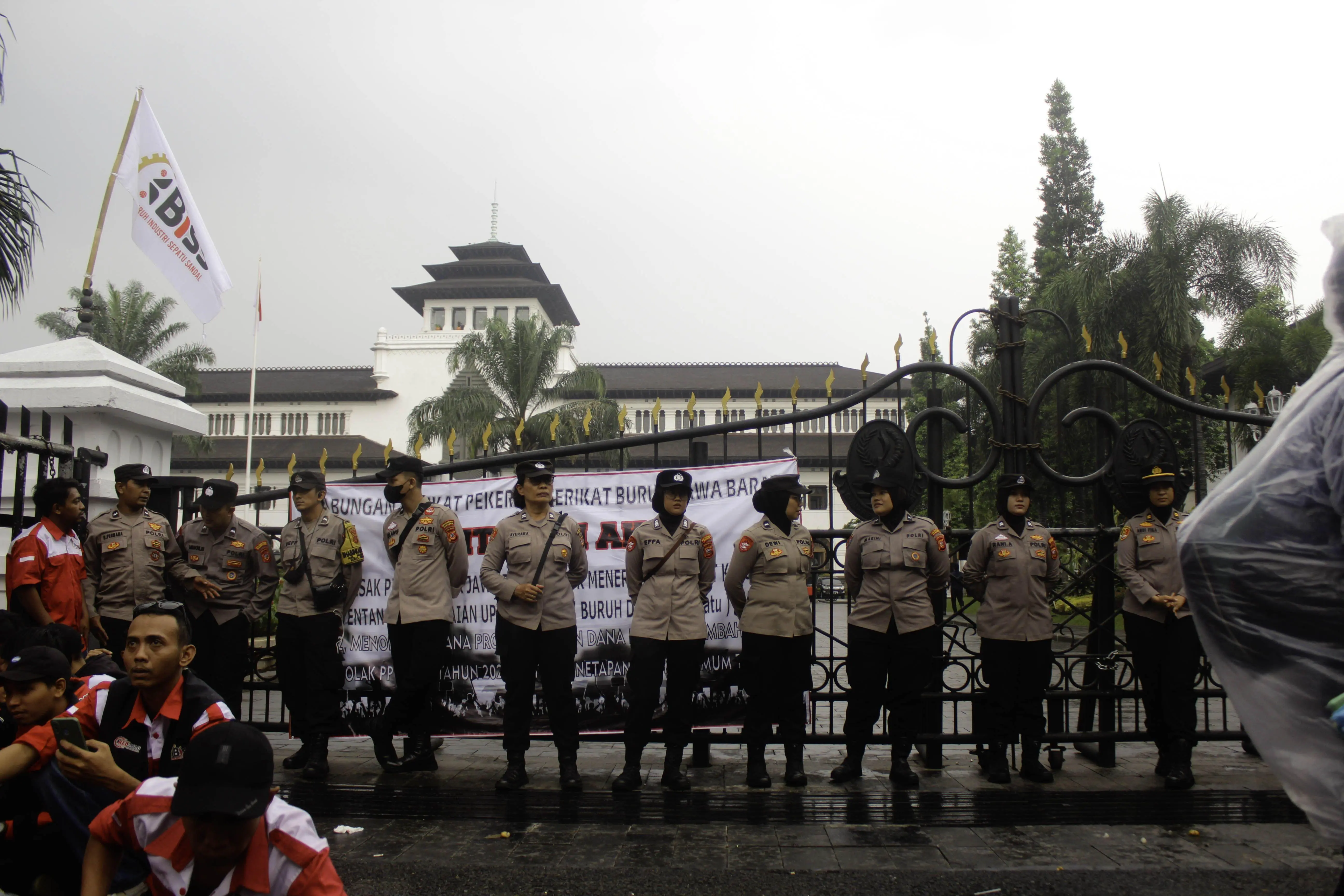 Amankan Hari Buruh 2026, 1.275 Personel Polisi Disiagakan di Titik Strategis Bandung
