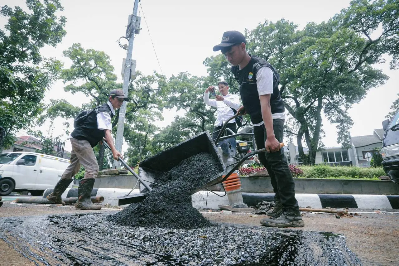 Pemkot Bandung Kebut Perbaikan 17 Ruas Jalan Strategis, Target Rampung Juli 2026