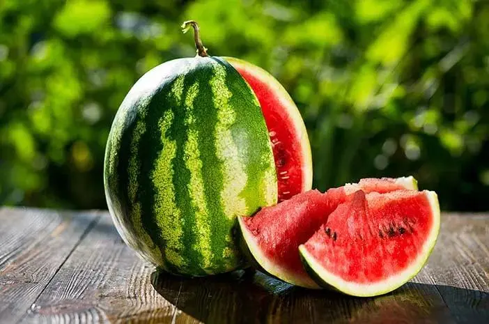 Segar Alami! 5 Buah Kaya Kandungan Air, Solusi Ampuh Cegah Dehidrasi Saat Cuaca Panas
