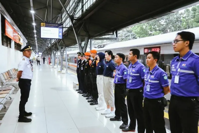 Pentingnya Memperhatikan Instruksi Keselamatan Sebelum Perjalanan Kereta Dimulai