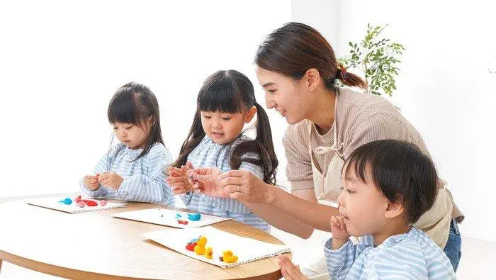 Kapan Waktu yang Tepat Menitipkan Anak ke Daycare? Simak Tanda-Tanda Anak Sudah Siap