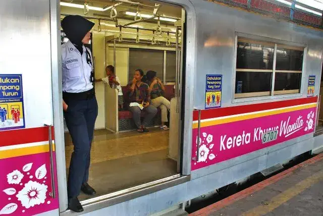Mengenal Sejarah Kereta Khusus Wanita di Indonesia: Hadir Sejak 2010 demi Keamanan Penumpang