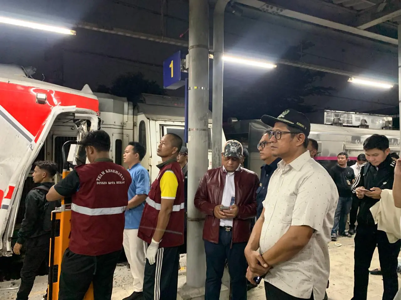 Tragedi Tabrakan Argo Bromo Anggrek dan KRL di Bekasi: Sudjatmiko Pantau Evakuasi