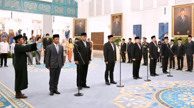 Presiden Prabowo Lantik Menteri LH dan Wamenko Pangan Baru di Kabinet Merah Putih