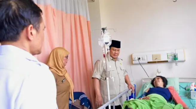 Presiden Prabowo Jenguk Korban Tabrakan KA di Bekasi, Perintahkan Investigasi Total